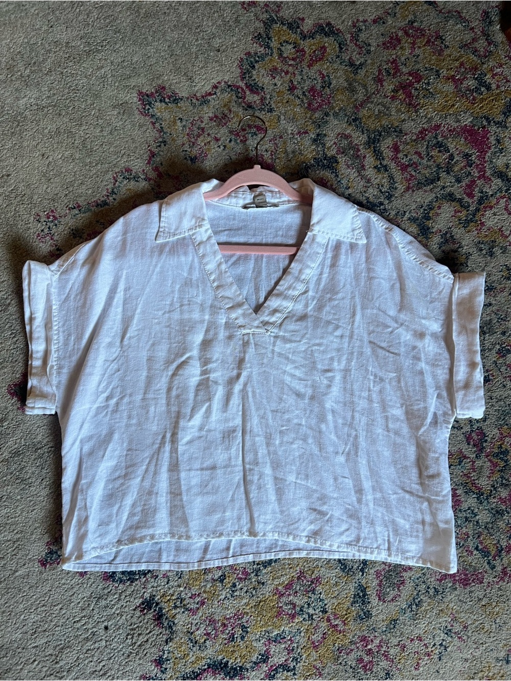 Banana Republic White V-Neck Boxy Tee %100 Linen